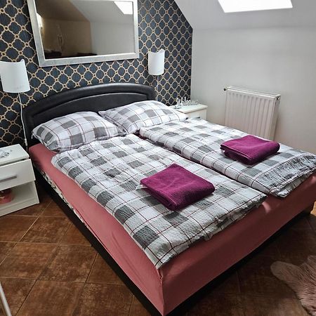 Greta Apartman ハイデゥソボスロー エクステリア 写真